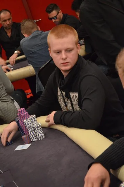 NULL | 2015/01 - Utrecht Poker Series - 700 eu Main Event 